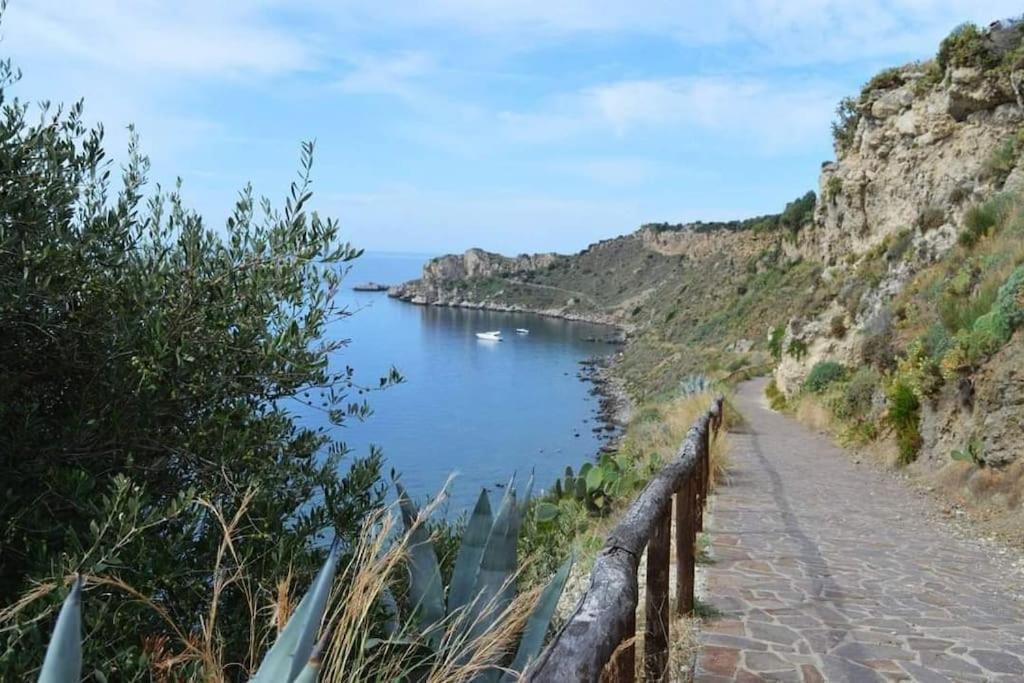 Casa Vacanze Il Nido - 4 Stelle Милацо Екстериор снимка